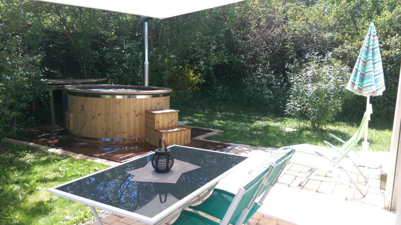 Spa Cabanon De Charme - Le Garagai Meyreuil Bagian luar foto