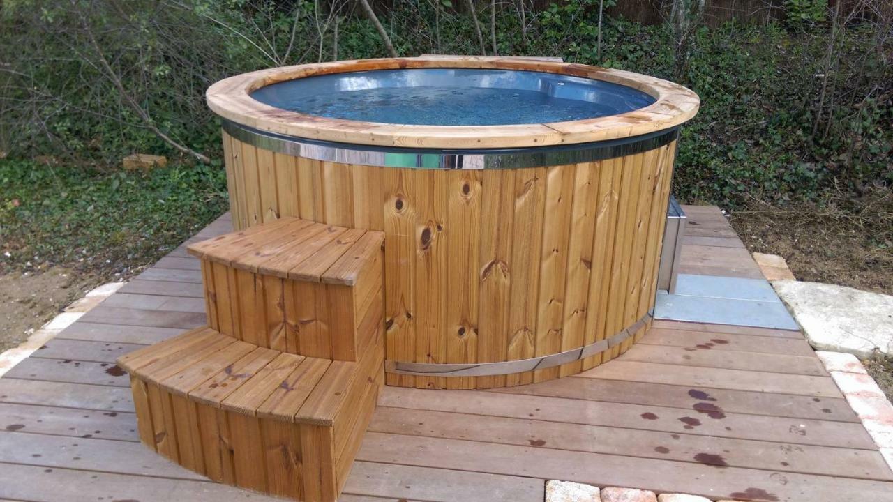 Spa Cabanon De Charme - Le Garagai Meyreuil Bagian luar foto