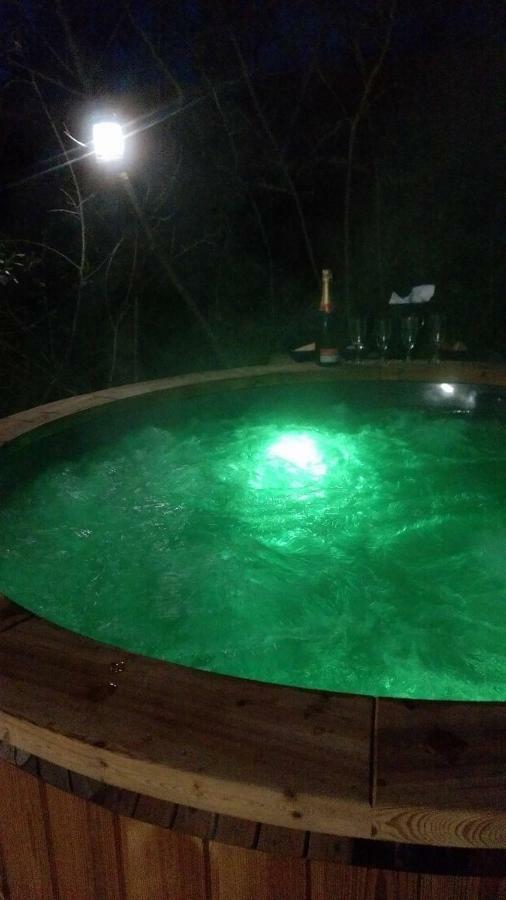 Spa Cabanon De Charme - Le Garagai Meyreuil Bagian luar foto